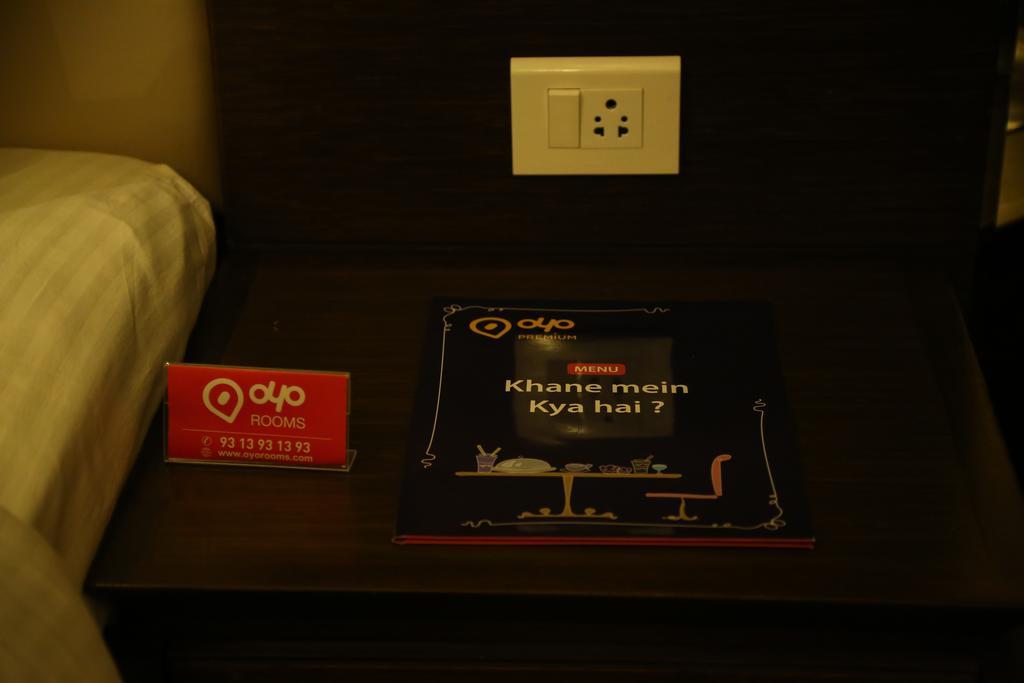Готель Oyo Premium Panchkula Sector 5 Екстер'єр фото