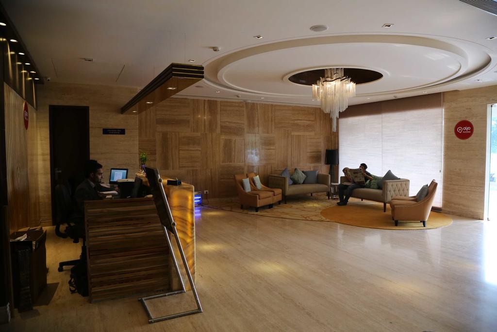 Готель Oyo Premium Panchkula Sector 5 Екстер'єр фото