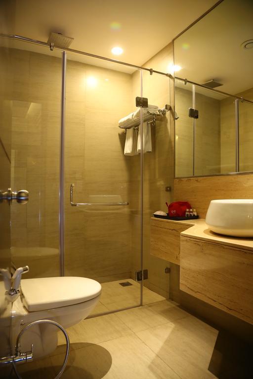 Готель Oyo Premium Panchkula Sector 5 Екстер'єр фото
