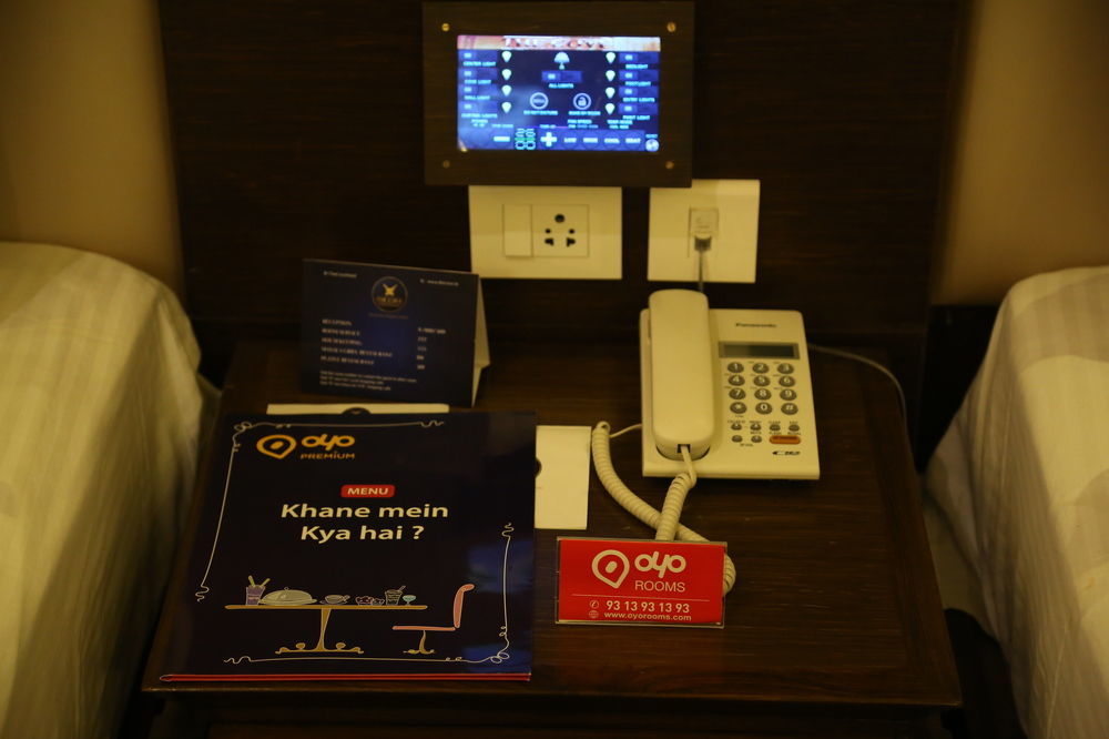 Готель Oyo Premium Panchkula Sector 5 Екстер'єр фото